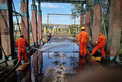 120噸地磅房進(jìn)行了清掃維護(hù)